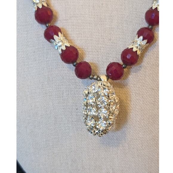 Deep Cranberry Red Cut Faceted Glass Bead and Rhinestone Heart Pendant Necklace - Picture 4 of 10